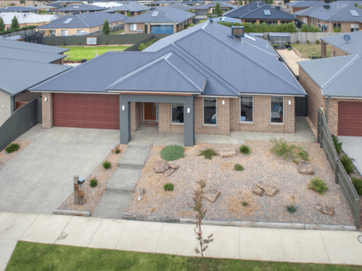 Gisborne VIC – 4 Beds 2 Bath